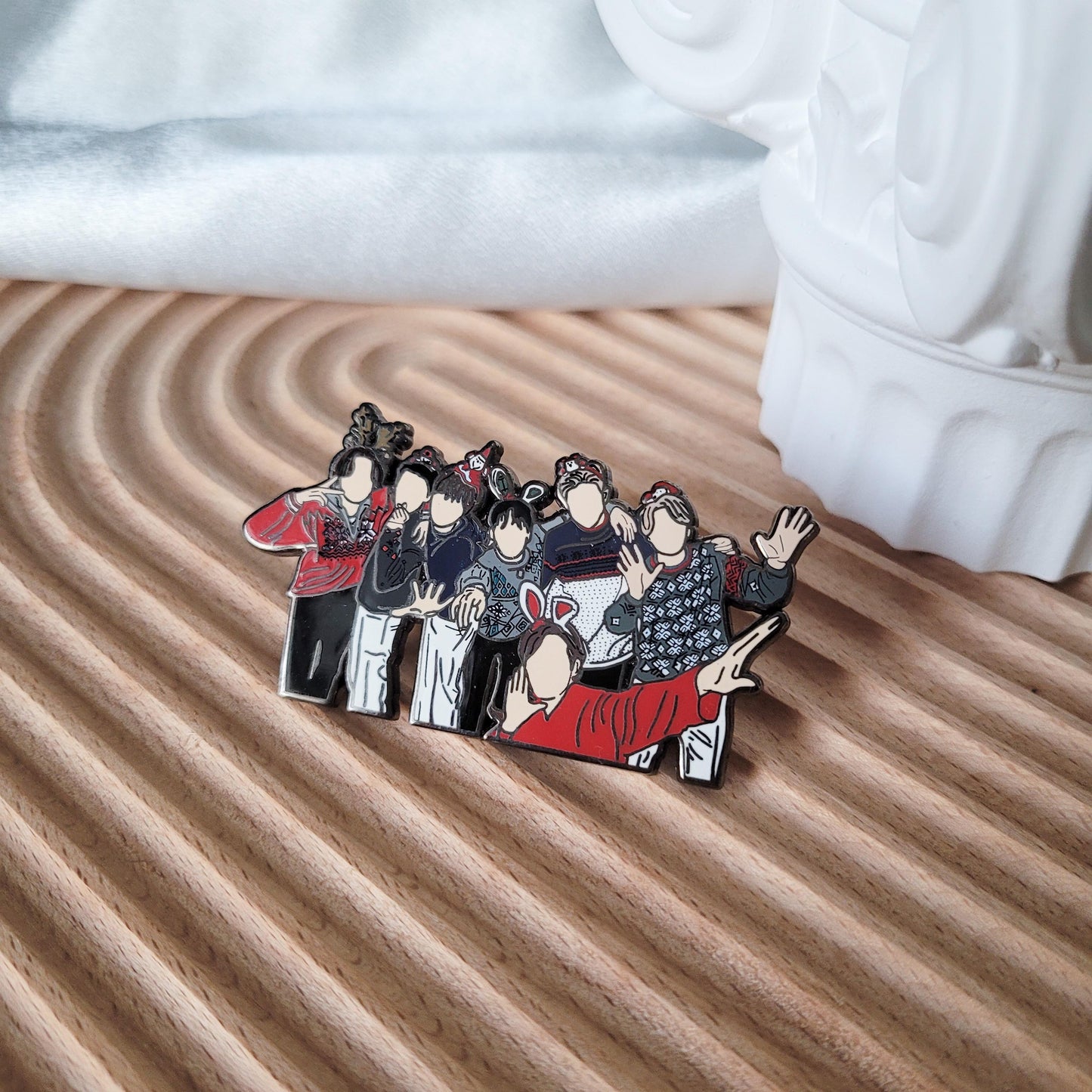 Ot7 merry xmas Enamel pin